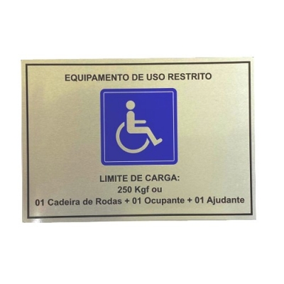 Placa de Sinalização -EQUIPAMENTO DE USO RESTRITO- 133 X 93mm